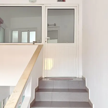 Apartament Corner House