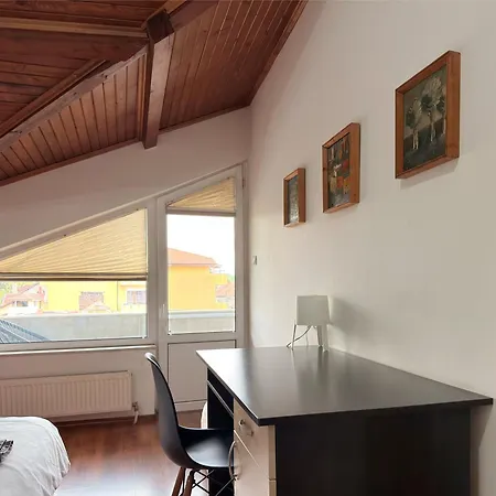 Apartament Corner House