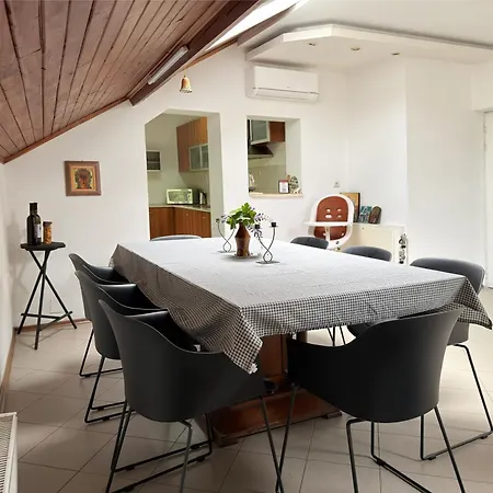Apartament Corner House Montana