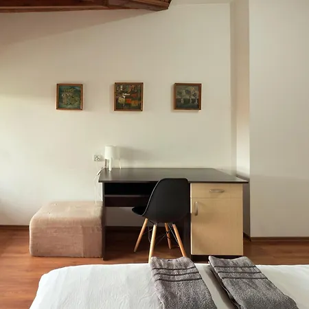 Corner House Apartment *