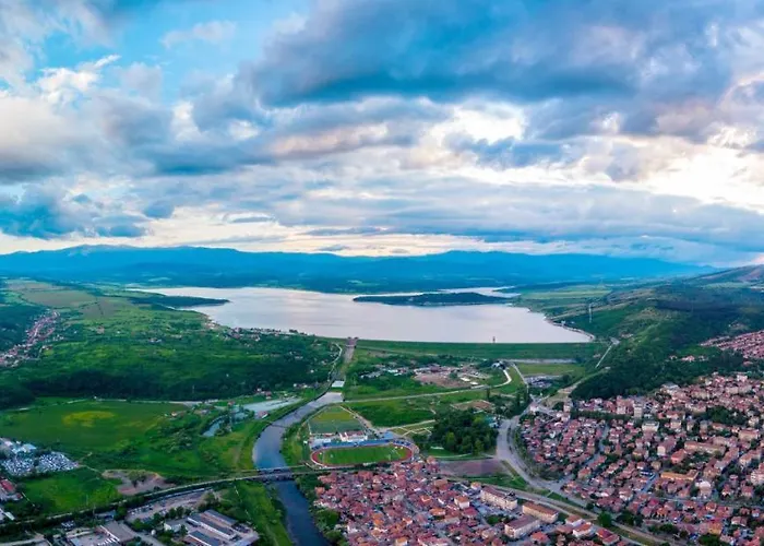 Апартаменты Corner House Монтана