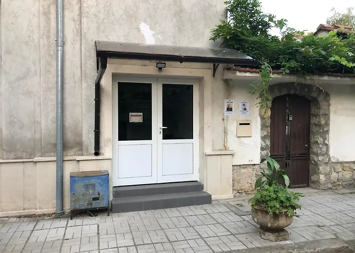 Апартаменты Corner House Монтана