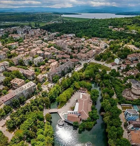 Апартаменты Corner House