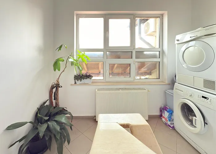 Апартаменты Corner House Монтана