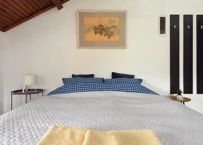 Corner House Монтана